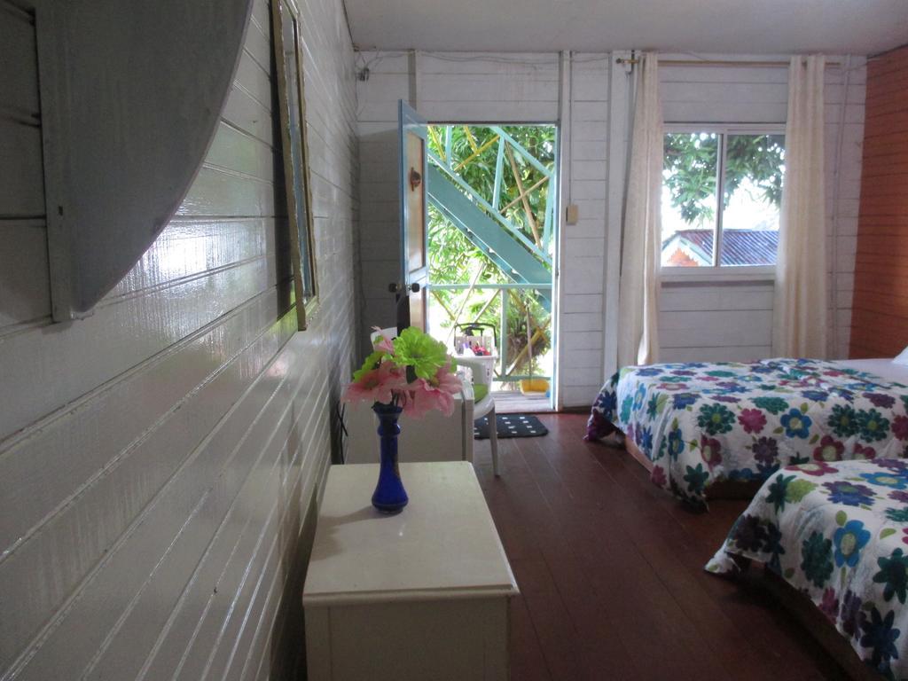 Hotel Flemming Tree Providencia Island Экстерьер фото